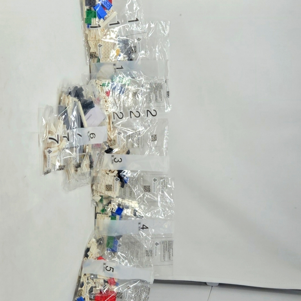 LEGO Adidas Originals Superstar Set - Picture 5 of 8
